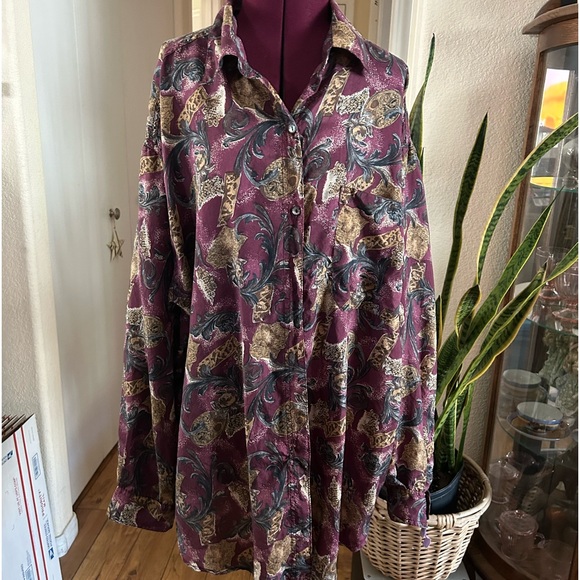 Men’s Silk Shirt - Picture 2 of 3